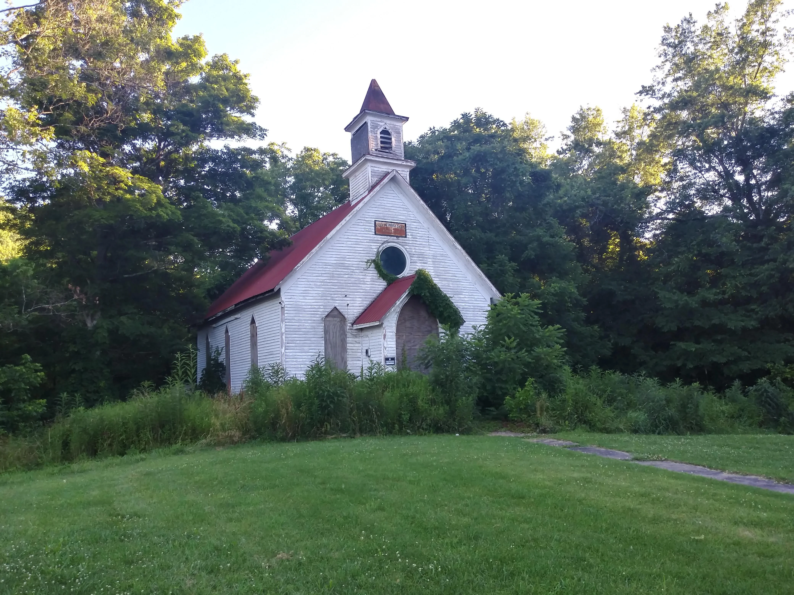 Exploring the (Mostly) Abandoned Towns of Cheshire and Kyger, Ohio